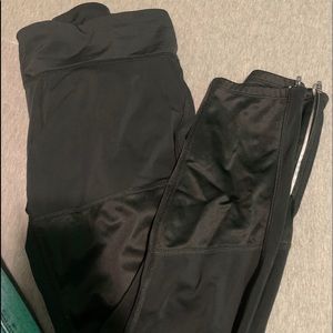 Black full-length legging